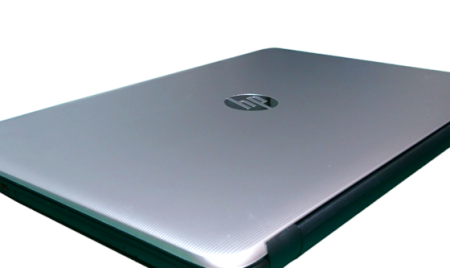 Naprawiony laptop marki Hewlett-Packard. W laptopie został wymieniony dysk twardy.